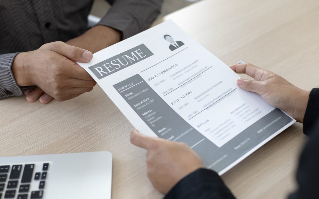 📄 How to Write a UK-Style CV: A Guide for Internationals